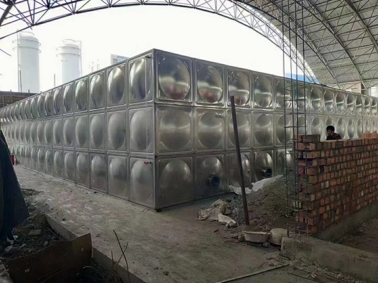 不銹鋼水箱和玻璃鋼水箱的區(qū)別，你都知道嗎？